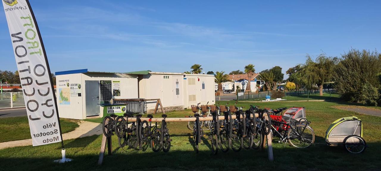 Mobilhome 2Ch Climatise-Terrasse Fermee-4 Velos-Camping 4 Etoiles Les Charmettes Les Mathes Kültér fotó