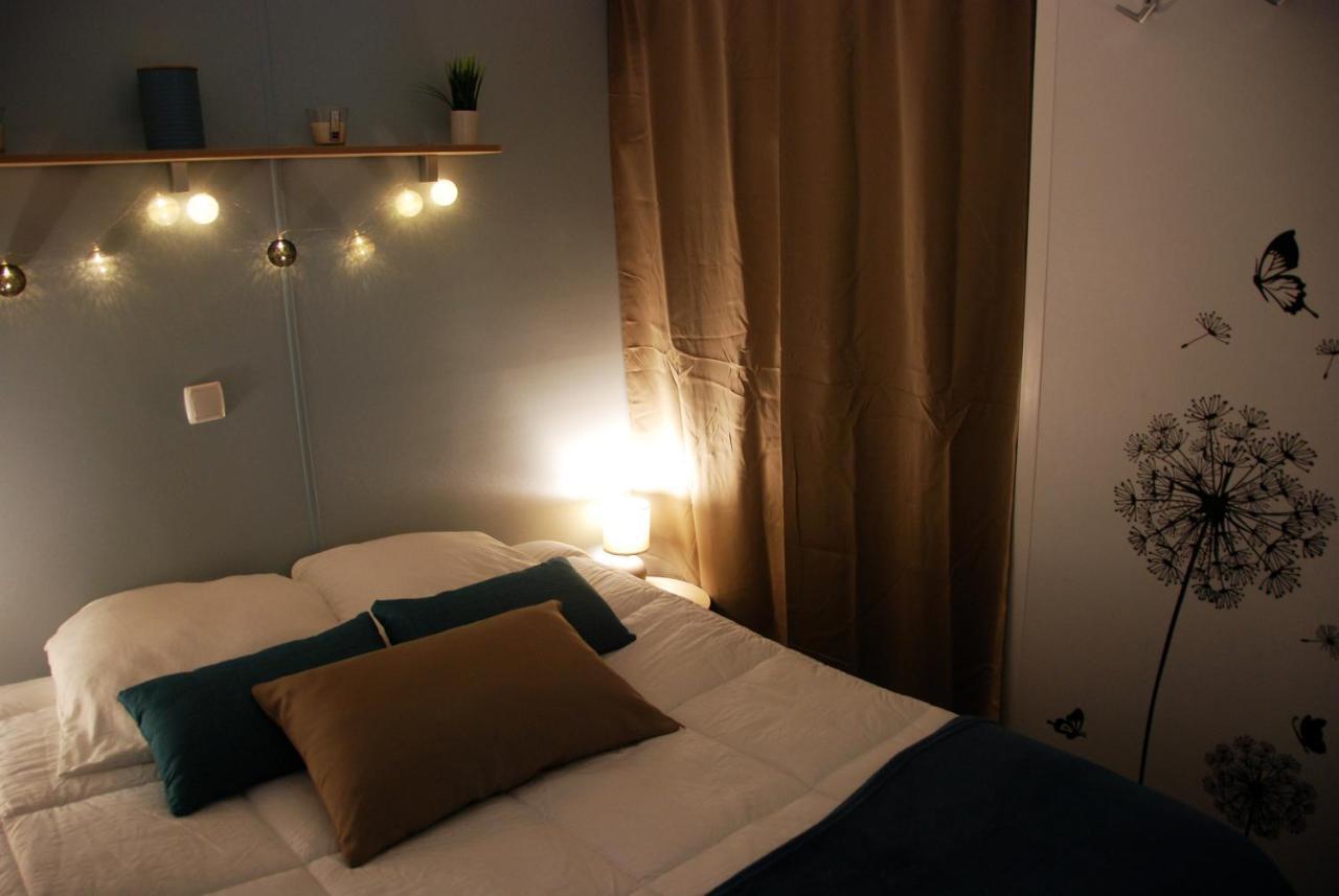 Mobilhome 2Ch Climatise-Terrasse Fermee-4 Velos-Camping 4 Etoiles Les Charmettes Les Mathes Kültér fotó